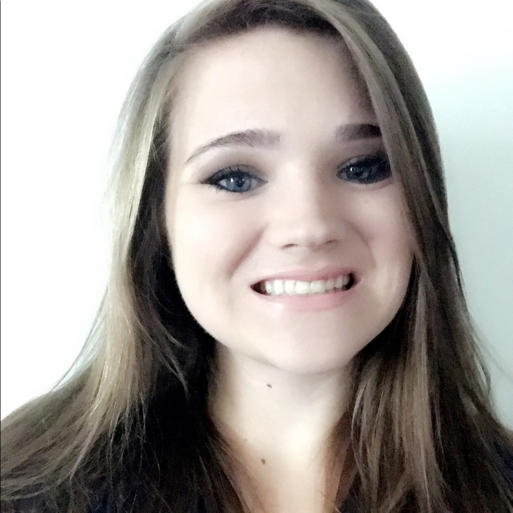 Meet your Posher, Alexis